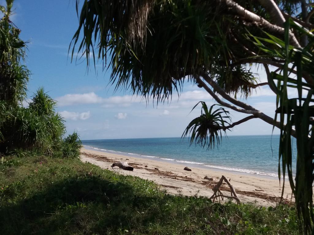 Wera Beach Kadumbul Exterior photo
