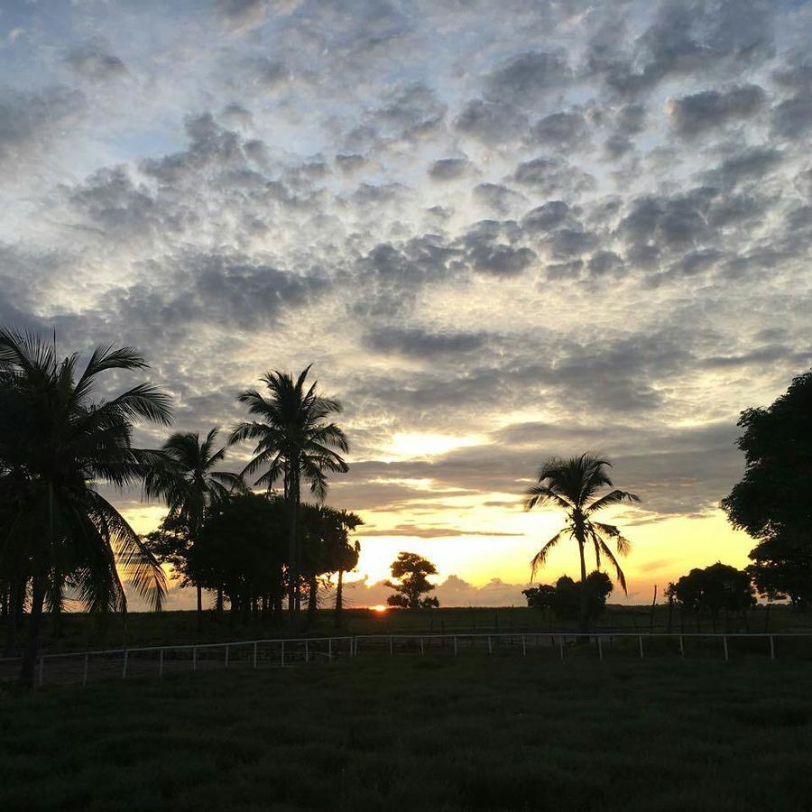Wera Beach Kadumbul Exterior photo