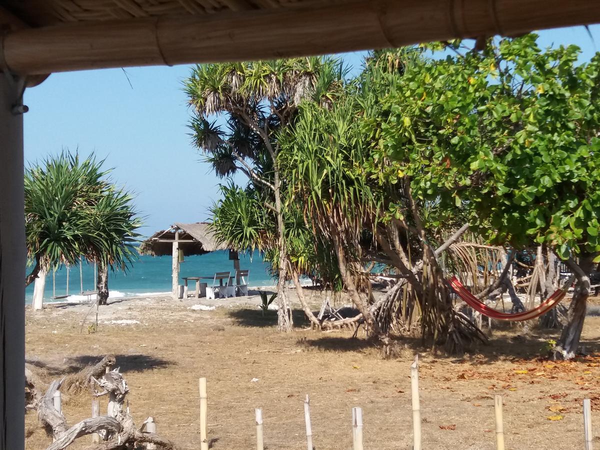 Wera Beach Kadumbul Exterior photo
