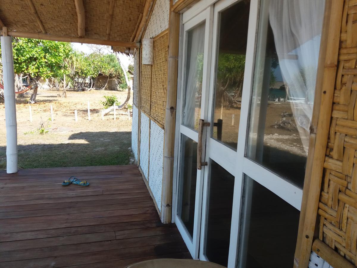 Wera Beach Kadumbul Exterior photo