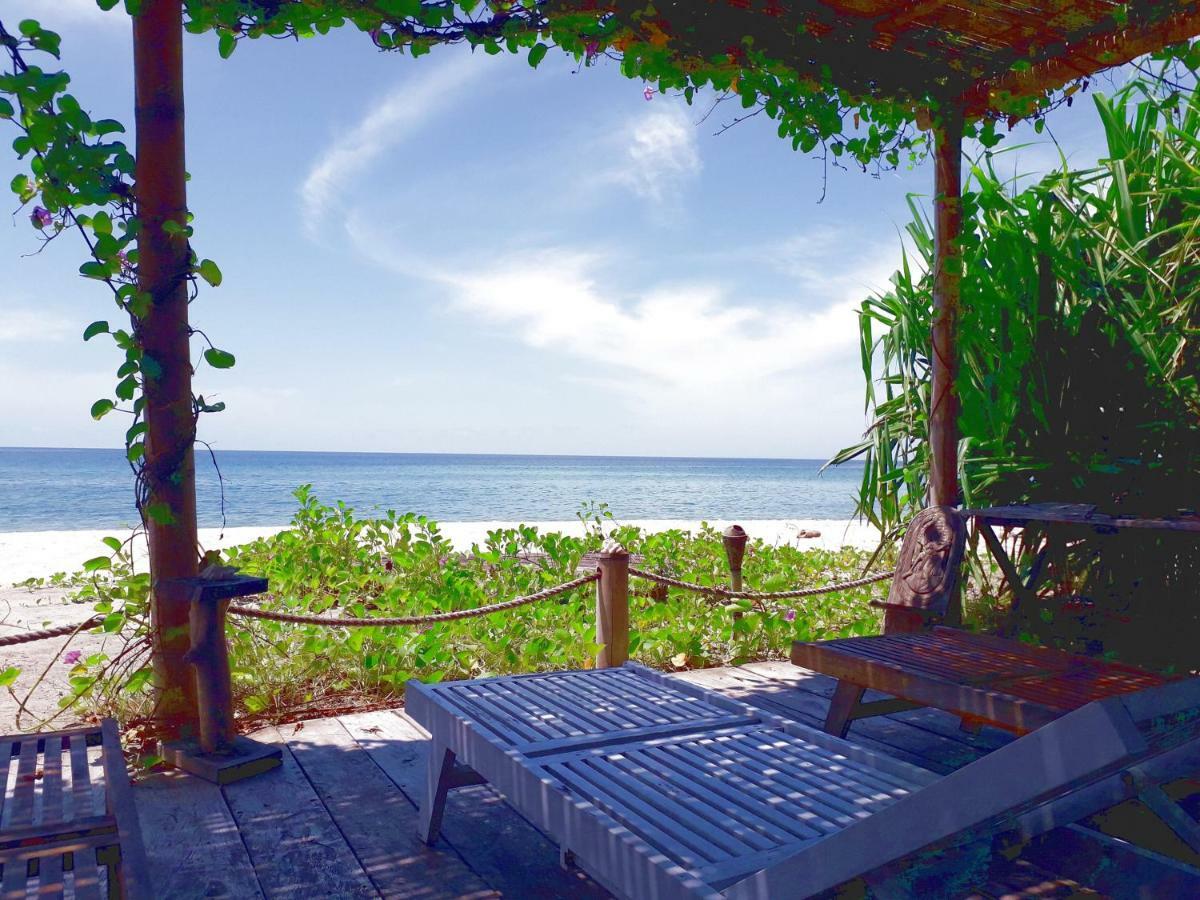 Wera Beach Kadumbul Exterior photo